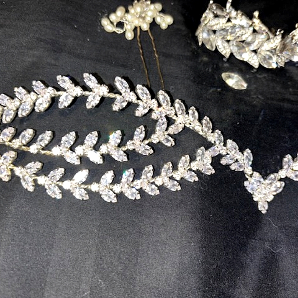 Crystal Brides head peace
